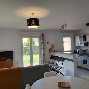 Appartement Au Rdc Avec Jardin Clos, Au Calme., Saint-Aubin-du-Cormier